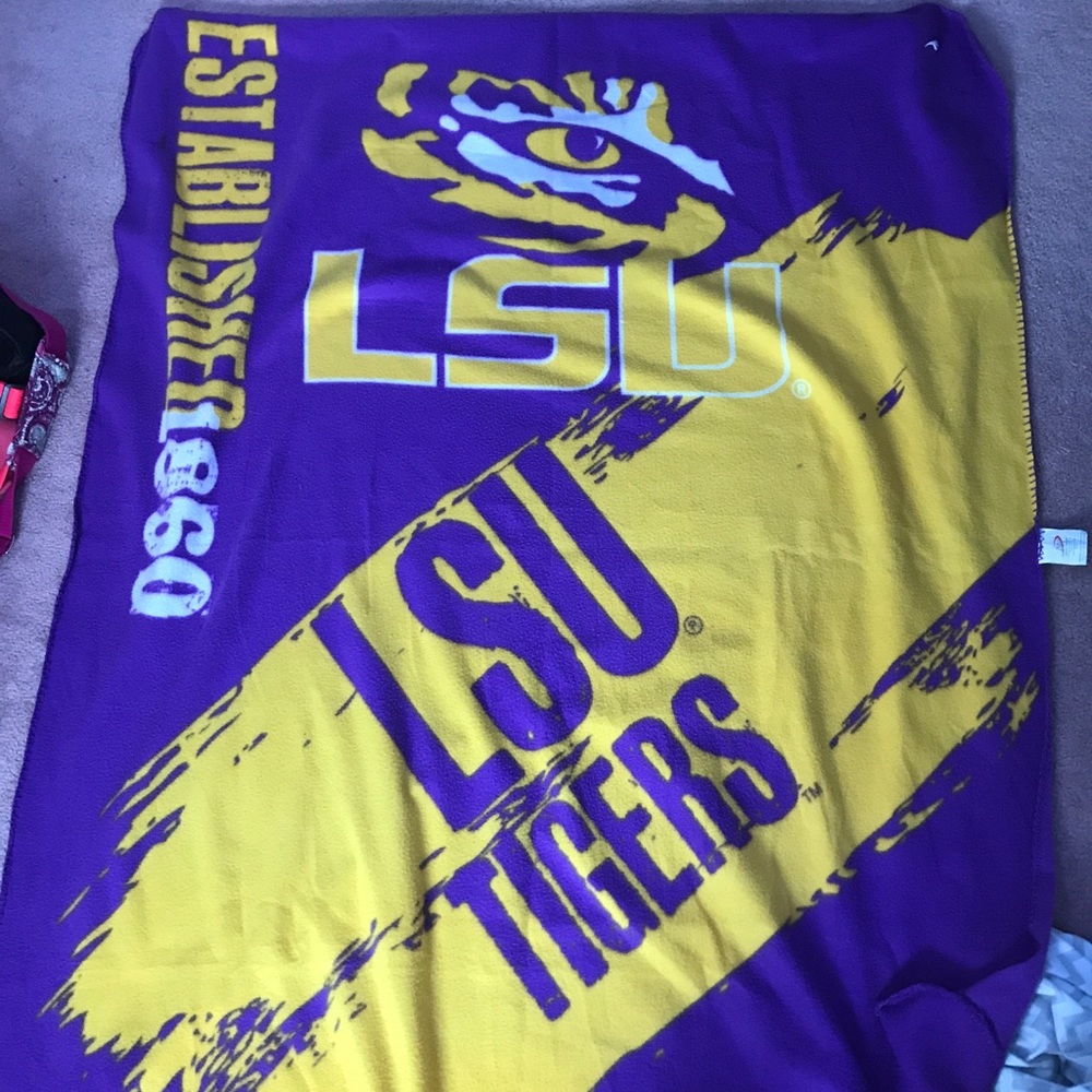 LSU blanket